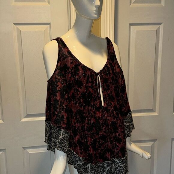Free People Chloe Cold Shoulder Cherry Combo Floral Keyhole  Blouse - Picture 2 of 10